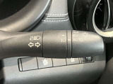 車外の明るさに応じでライトを点灯、消灯してくれるオートライト機能です☆お天気の良い昼間のトンネル走行などオートにしてると便利で安心です☆エンジン停止時にライトの消し忘れも無くなります☆