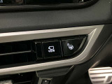 アドバンストパーク(自動駐車)機能が装着されています。スイッチ操作で自動駐車が可能です。
