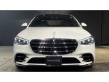 メルセデス・ベンツは全モデルに『水性塗料』を採用しています。従来の油性塗料に比べ、塗装時に出す有害物質を大幅に低減しており、地球環境の保護に貢献しています。