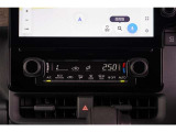 【エアコン】 各操作スイッチなども使いやすい位置に配置されています。