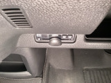 【ETC車載器】カードを挿すだけで準備完了。支払い待ちの渋滞を横目に、スマートに目的地へ向かえます。今の時代のドライブには欠かせない相棒です。利用には、車両情報を登録する別途セットアップが必要です。
