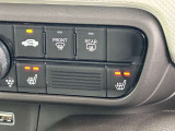 運転席&助手席シートヒーター付。寒さが厳しい冬の朝でも座面を暖めて快適なドライブを。2段階の温度調整が可能です。