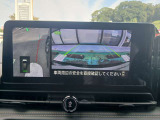 車を真上から画面で確認出来るアラウンドビューモニター♪画面を見ながら車庫入れが非常に楽になります!