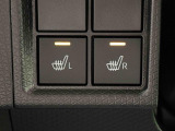 寒い日のドライブを快適にする運転席&助手席シートヒーターが付いてます