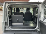 【シートアレンジ】人をお乗せの際は座席として、荷物を載せる際は荷室として、用途に合わせて切り替えができます。シーンに合わせて、お使いください♪