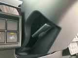 チルトハンドルで運転する人にハンドルの高さが調整出来ます。