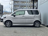 軽自動車の限られた室内空間をフルに活用し、小柄ながら過ごしやすい車内を作り出しています。