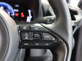 レーダークルーズコントロール(全車速追従機能付)付きです。車速に応じて追従支援してくれるので、ロングドライブも快適です。詳細は販売店スタッフまでおたずねください。