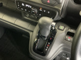 発進時から滑らかに加速する無段階変速のCVTはストップ&ゴーの多い街の中も快適です