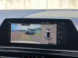 リアビューカメラ、トップビュー+サイドビューカメラ名前の通り車体後方を映し出すカメラと、車両周辺を真上から見た画像を合成して表示するカメラです。もちろんサイドビューカメラも付属します。