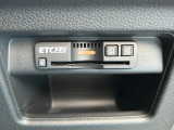 ETCなら高速道路をスイスイと通過!!クルマは料金所をノンストップで通過することができます!