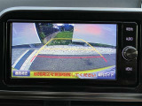 【バックモニター】バックカメラが装着されています。車庫入れが苦手な方もこれがあれば安心ですね