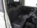 見通しのよいすっきりとした視界で、誰でも運転しやすいです。運転のしやすさは疲れにくさにも繋がりますよ♪