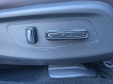 電動パワーシートを装備しており、細かなシート調整が可能。体格や運転姿勢に合わせて快適なドライビングポジションを設定できます。