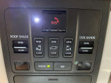 スマートキーや運転席のスイッチで後席両側スライドドアの開閉が可能♪電動だから力を入れてドアを開ける必要が無く、小さなお子様でも簡単に開け閉めでき快適です♪