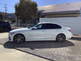正規ディーラーのBMW専門メカニックが360&deg;納車前点検を徹底的にチェックいたします。点検整備料は車両価格に含まれ、法令12カ月点検が必要な場合も車両価格に含まれます。