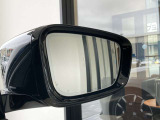レーンチェンジウォーニング装備。車線変更時の安全確認をサポートしてくれます。