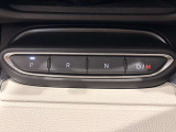 ボタン式のシフト操作ですので簡単に運転することが出来ます。