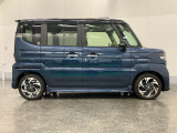 後席両側電動スライドドア☆開け閉めの際に隣の車や壁にぶつける心配もありません。