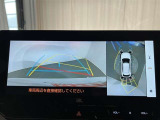 【パノラミックビューモニター】専用のカメラにより、上から見下ろしたような視点で360度車の周囲を確認することができます。
