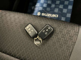 【スマートキー】キーをポケットやカバンに入れたままでもドアの施錠・開錠ができ、雨の日や荷物の多い日に大活躍!
