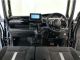 【前方視界】開放的な前方視界!運転がしやすく疲れにくいです♪窓が大きく、見通しがとっても良いおクルマですよ♪