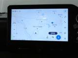 10.5インチのディスプレイオーディオ装着です。スマホとの通信で様々なサービスが楽しめます。TV視聴にも対応しています。