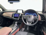 運転席まわりです。 各操作スイッチは使いやすい位置に配置されてます。