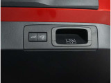 パワーバックドア装備!リヤゲートのスイッチを押すだけでバックドアが閉まります!運転席周りからも開閉の操作ができます♪