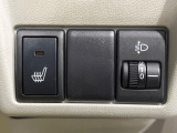 【シートヒーター】寒い日に重宝するシートヒーター!エアコンより早く温まってくれるので寒がりの人も安心ですね♪エアコンの温風は乾燥するから苦手、という方にもをおすすめです。