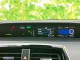 走行に関する表示や警告灯がひと目で確認しやすく、必要な情報をまとめて把握できるメーター廻りです。運転中も視線移動を抑えやすく、日々の確認に役立ちます。