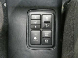 シートにヒーター機能が付いています。お手元のスイッチでシートが温かくなります。冬などにはとても快適な装備のひとつです。
