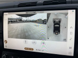 3Dサラウンドカメラ(360&deg;カメラ)で全方位の死角となる部分や発進時・駐車時・細い路地からの運転などカメラを通してモニターで確認することが可能です。