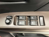 パワーウィンドは今や当たり前の機能ですが、無いと困る機能です。運転席からの操作で、全席の窓を振るオープンにしたり、フルクローズが可能です。