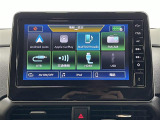【純正9インチディスプレイオーディオ】FM・AMラジオやBluetooth接続など多彩な機能を搭載しています。CarPlay、AndroidAutoにも対応。