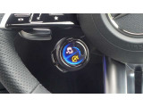 3ステージESPRのオン / オフ、AMGダイナミックセレクトのモード選択などが、ステアリング下部の2つのスイッチで、ステアリングから手を離さずに操作できます。