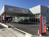 県内屈指の大型店舗です。駐車場も広々確保♪様々な試乗車をご用意しておりますので気になる車両があればお気軽に申しつけください。