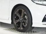 ◆純正アルミホイール装着車◆これで足元まわりも、おしゃれにきまります!
