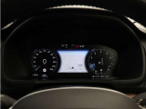 運転にかかわる主要な情報は、12.3インチのデジタル液晶ドライバー・ディスプレイにわかりやすく表示されます。お好みの表示パターンと背景色へと変更できますので、状況に合わせてお選びください。