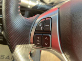 ステアリングスイッチ付きのハンドル!運転に支障をきたすことなくナビ操作が可能です!!
