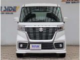 自社工場を3拠点完備しております。重整備やカスタムを始め、ご購入後のお車のメンテナンスも弊社にお任せください。
