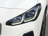LEDのパワフルな白色光は太陽光の特性に近く、優れた視認性を発揮します。