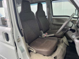 車を運転する際には運転席の存在は欠かせません。しっかりチェックしたいポイントですね。