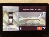 狭い場所での駐車やすれ違いなどでより的確な運転操作に役立つ360&deg;ビューモニターが装備されています。