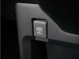 ◆12V電源ソケット◆スマートフォンの充電等にも便利な電源ソケット!使いやすい場所に装備されています。