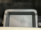 助手席の下に濡れた物でも入れられる便利な収納ボックス付!!