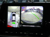 【アラウンドビューモニター】空から見下ろした映像がナビ画面にて確認可能です。駐車もラクラクですよ♪