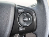 ◆アダプティブクルーズコントロール◆予め設定した車速内でクルマが自動的に加減速。前走車との適切な車間距離を維持しながら追従走行します。【LKAS】車線維持支援システムでステアリング操作を支援。