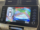 【パノラミックビューモニター】専用のカメラにより、上から見下ろしたような視点で360度クルマの周囲を確認することができます☆死角部分も確認しやすく、狭い場所での切り返しや駐車もスムーズに行えます。