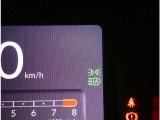 対向車や人物を検知し、自動でハイビームとロービームを切り替えてくれるAUTOハイビームの機能を備えています!